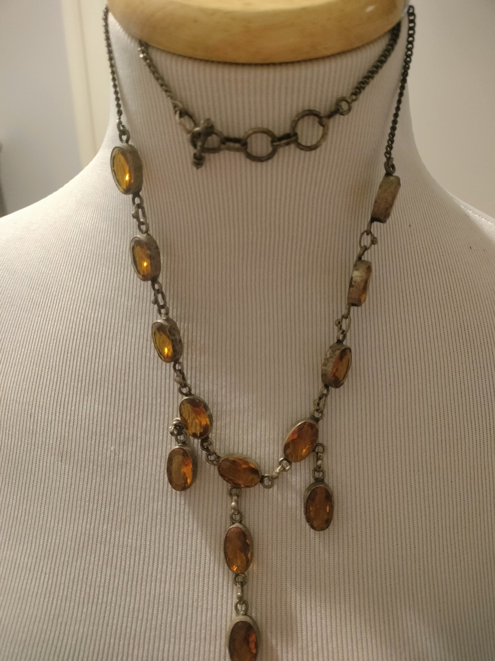 Amber Oval Drop Necklace - VTG - Classic - Silver Sets Mounted